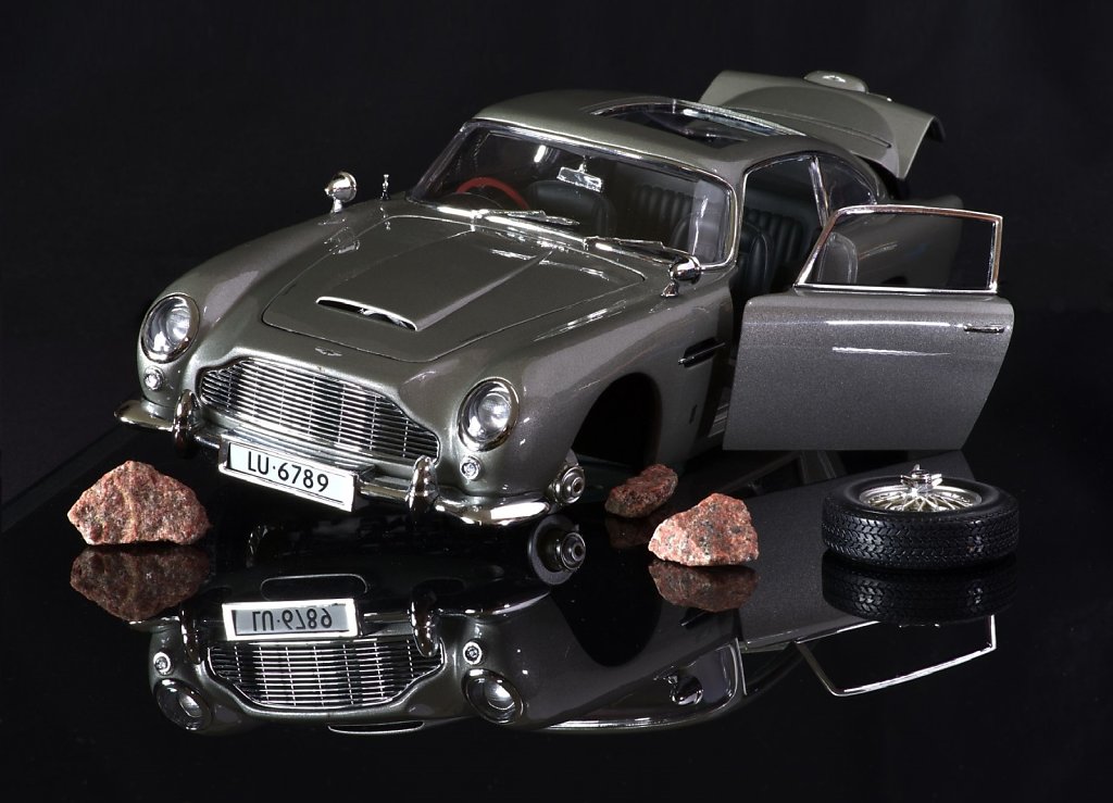 Mr. Bond's Unfall